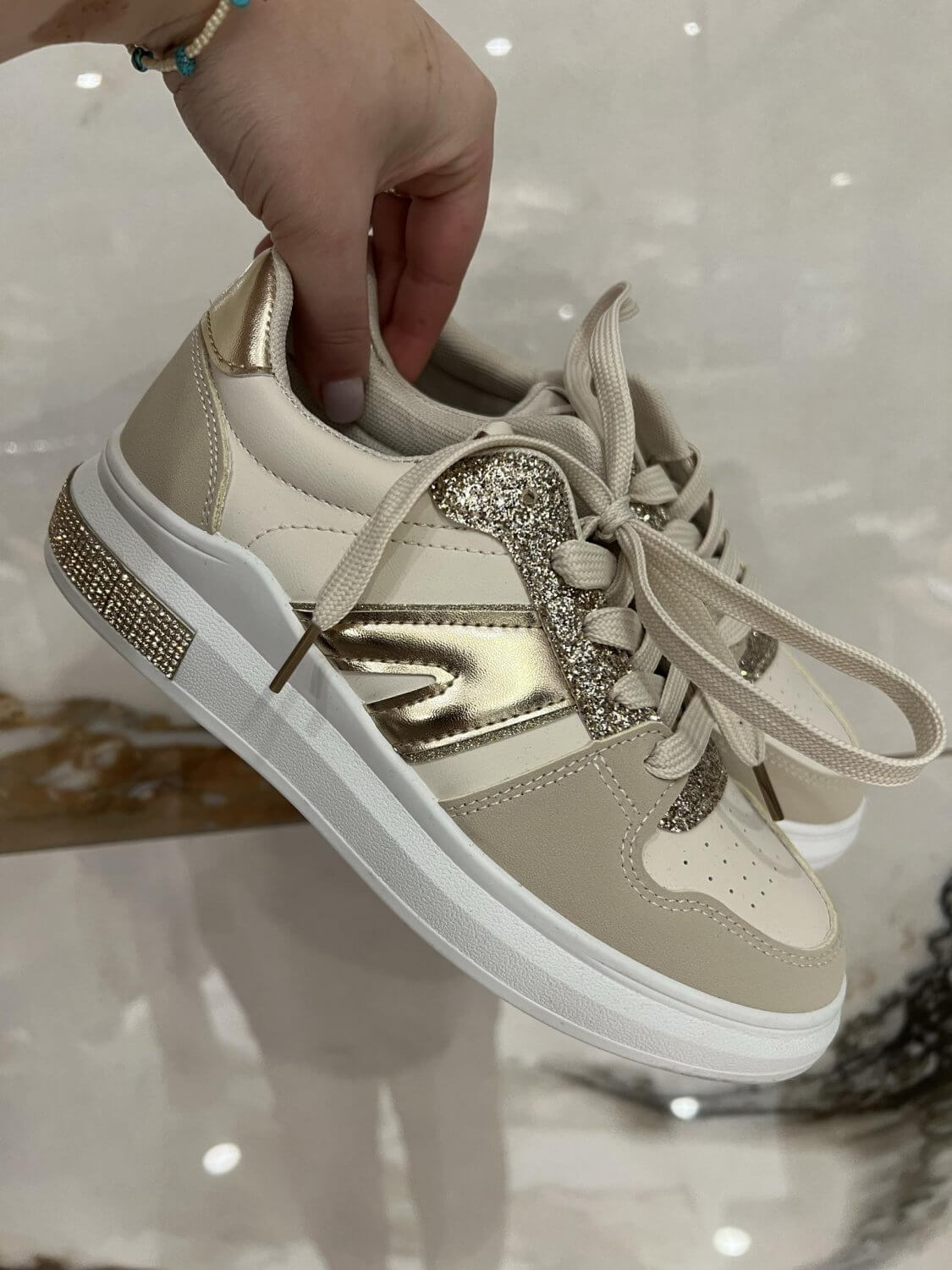 Sara Sneaker